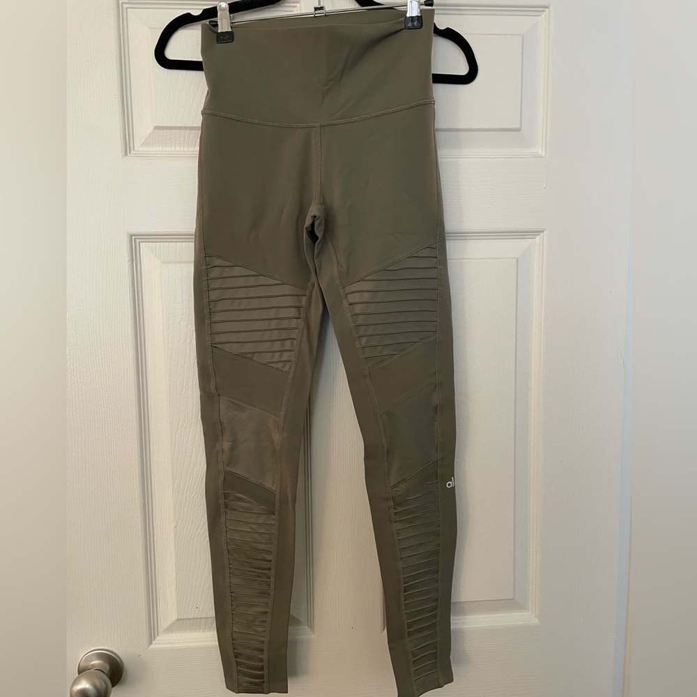 Alo Yoga High Waist Moto Legging - Olive Branch